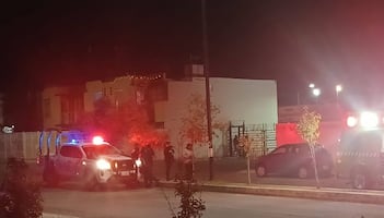 Vecinos desalojan a presuntos invasores de vivienda en San Luis II, en Mineral de la Reforma