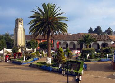 Regresan comerciantes a plaza principal de Acaxochitlán