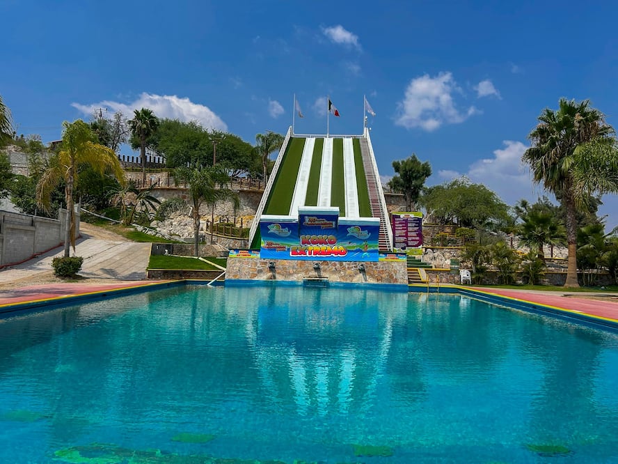 ¿Te atreverías a lanzarte desde 30 metros de altura? Facebook: Parque Acuático Maguey Blanco "Oficial"