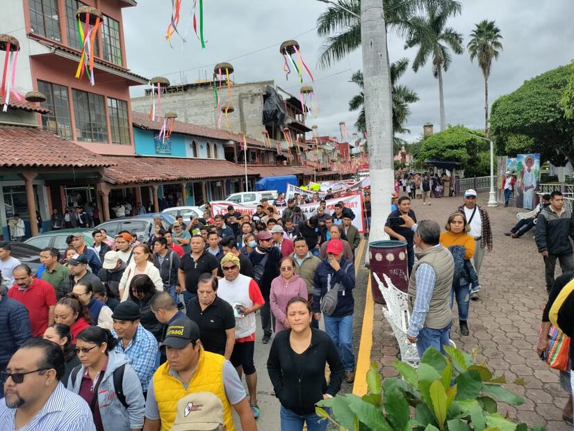 Se intensifican las marchas y protestas por la llegada de 8 tiendas de origen chino
Foto: Francisco Bautista
