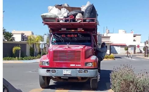 Recolectores privados cobran hasta 30 pesos por bote de basura en Tizayuca