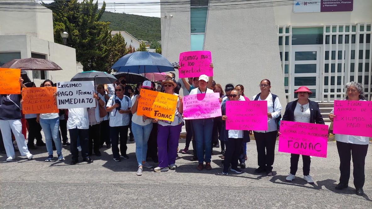 Los trabajadores indicaron que acudieron el pasado viernes a la Subsecretaría de Finanzas de la SSH para preguntar por el pago y cuestionar si recibirían la parte proporcional de los rendimientos que están invertidos en el fondo de ahorro. I Foto: Lorena Rosas