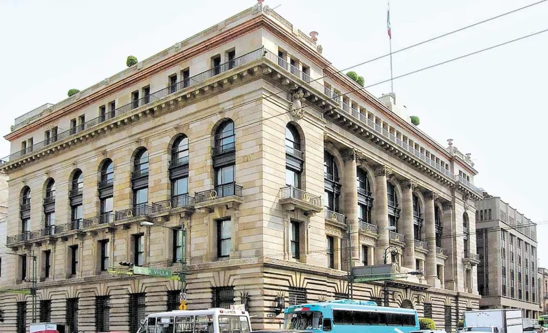 La minuta corresponde a la reunión del 14 de noviembre, cuando la Junta de Gobierno bajó, por tercera vez consecutiva, en 25 puntos base la tasa de interés al 10.25%. Foto: Archivo/El Universal