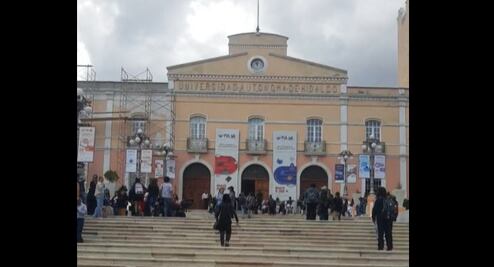 Estudiantes del IDA vandalizan sede principal de la UAEH en Abasolo