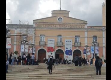 Estudiantes del IDA vandalizan sede principal de la UAEH en Abasolo