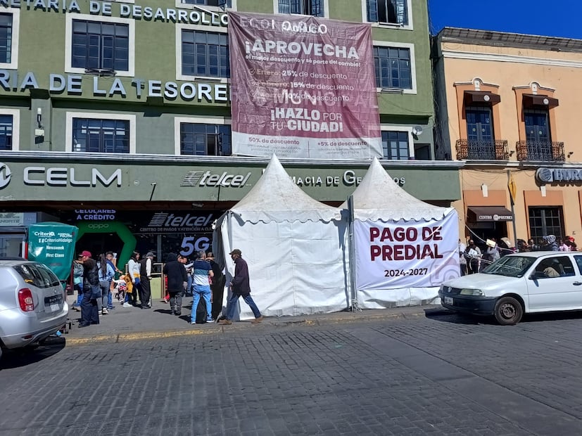 Largas filas de pago predial I Foto: Lourdes Naranjo