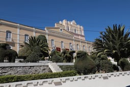 Académicos de la UAEH logran aumento salarial del 7% y evitan huelga