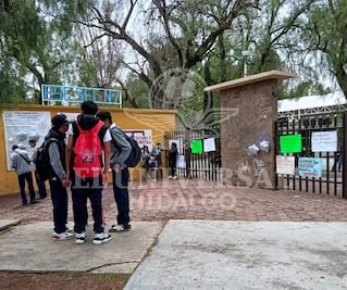Regresan a las aulas escolares de Secundaria 7 Pachuca; son atendidos por psicólogos