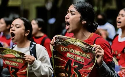 Gobierne quien gobierne la lucha sigue en Ayotzinapa; Padres de los 43 lanzan advertencia