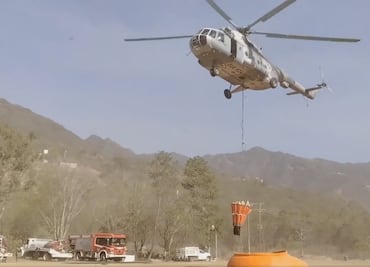 Arriban helicópteros para combatir los incendios forestales