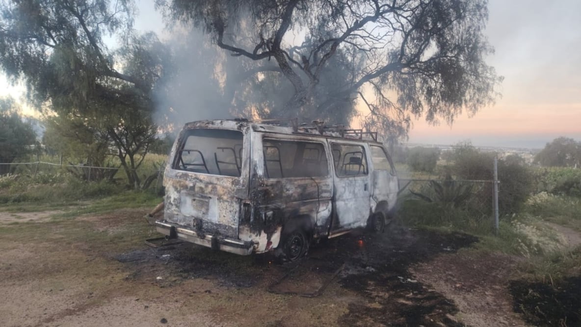 Camioneta queda calcinada tras incendio en Tizayuca | Foto: especial