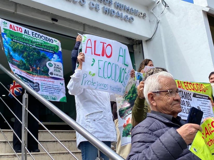 Un grupo de vecinos acudió a la Comisión de Derechos Humanos de Hidalgo (CDHEH) para solicitar que se pronuncie al respecto, en defensa a la salud y al bienestar animal.  I Foto: Lourdes Naranjo
