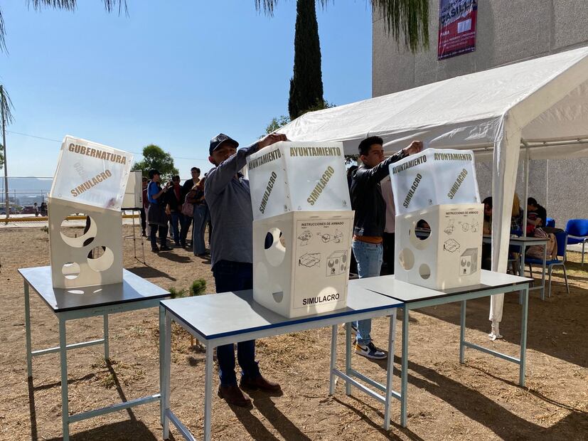 Inicia votación para elegir a dirigente del Consejo Estudiantil de la UAEH | Foto: Ricardo Calleja