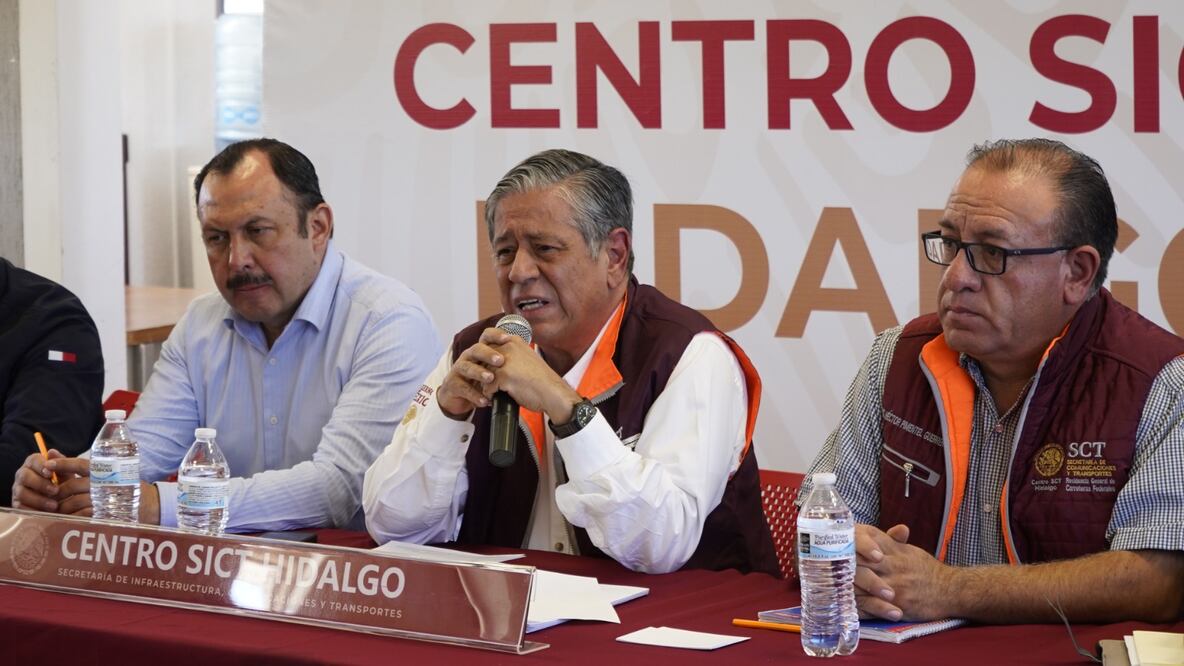 Ocho trabajadores quedaron atrapados entre los escombros, de los cuáles, se confirmó que 4 perdieron la vida y 3 más están lesionados y uno sigue desaparecido.