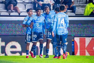 A ritmo de samba, Pachuca derrotó a los Pumas con doblete de John Kennedy 