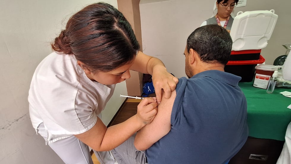 Hidalgo aumentará 14% la meta de vacunación contra influenza y casi duplicará la de COVID-19 este invierno