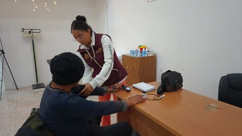 De Colima a Pachuca; refugio invernal permite reencuentro de adulto mayor con su familia