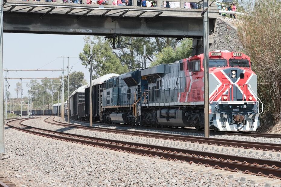 De Pachuca al tren suburbano se contará con cinco estaciones, señaló Miguel Tello, quien aclaró que el transporte no podría llegar hasta el bulevar Colosio.  I foto: Luis Soriano