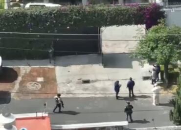 FGR catea domicilio donde detuvieron a “Billy” Álvarez; decomisan celulares y facturas