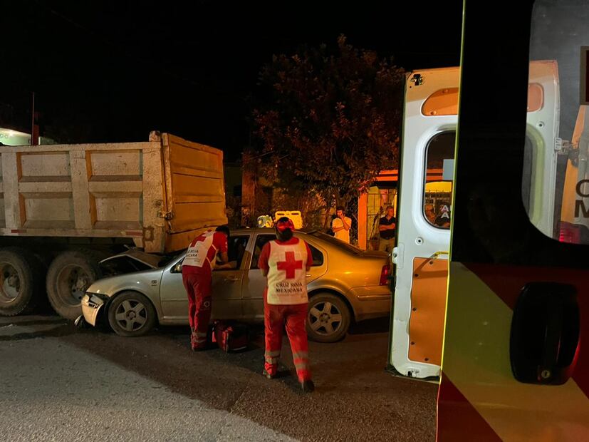 Choque en Huejutla deja a dos jóvenes heridos; uno de ellos conducía bajo los efectos del alcohol | Foto: Especial