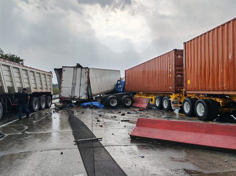 Dos carambolas en el Arco Norte dejan un muerto y caos vial | Foto: especial