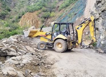 Continúan trabajos de limpieza en vías afectadas por lluvias