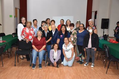 Apoyan con cursos a personas adultas mayores para mejorar su calidad de vida