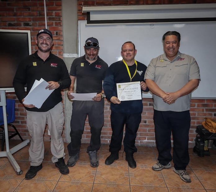 Elementos de Protección Civil de Pachuca obtienen certificación internacional en rescate de emergencias | Foto: especial