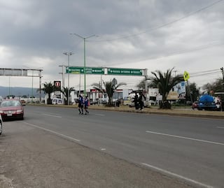 Vecinos de Valle Verde piden puente peatonal en acceso al Cecyteh Tulancingo