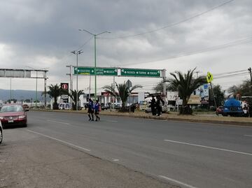 Vecinos de Valle Verde piden puente peatonal en acceso al Cecyteh Tulancingo