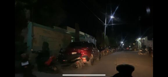 Retienen tesorera por presuntos malos manejos en escuela