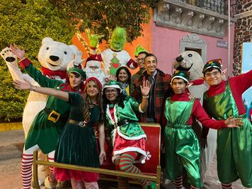 Inauguran pista de hielo en Pachuca y anuncian Cabalgatas Navideñas