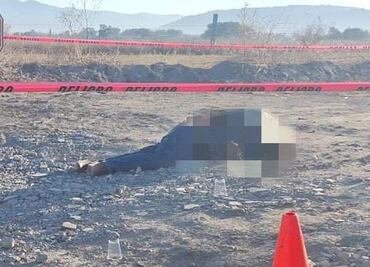 Hallan cuerpo de hombre con heridas de bala en Villa de Tezontepec
