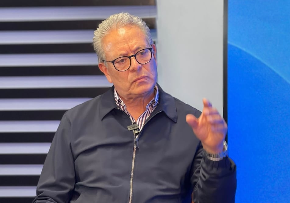 El túnel Vicente Guerrero es el más grande con 400 metros de largo y se une con un viaducto elevado. La obra es de la empresa VISE y libra el paso de la carretera actual en el tramo de Omitlán | Foto: Marco Carrillo