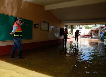 Supervisan daños en más de 200 escuelas de Hidalgo tras intensas lluvias