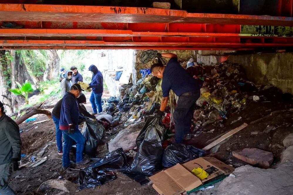 Como parte del programa Jornada de limpieza río Tula, autoridades de los tres niveles de gobierno realizaron trabajos de limpieza en un tramo delafliente, en el municipio de Ixmiquilpan I foto: Especial