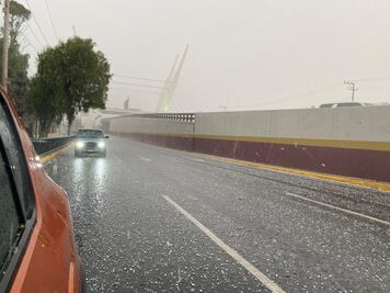 Lluvias y granizada dejan encharcamientos y afectaciones menores en Pachuca y Mineral de la Reforma