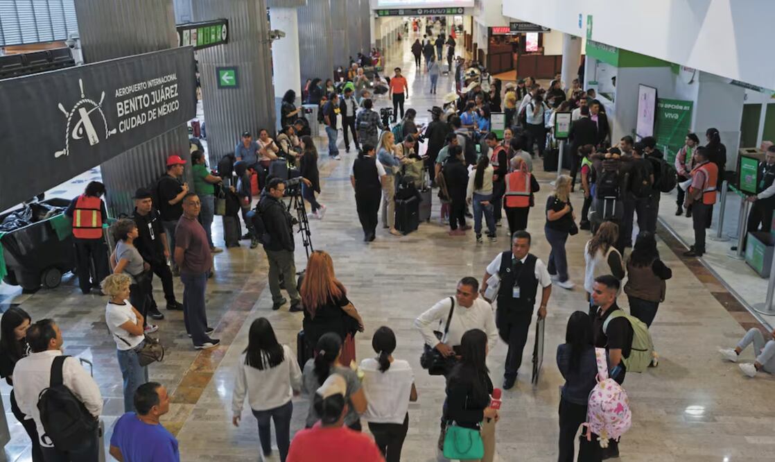 Se redujo el número de pasajeros en el AICM. Foto: Iván Montaño EL UNIVERSAL
