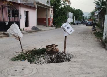 Reportan hundimiento en calle Palma de Huejutla