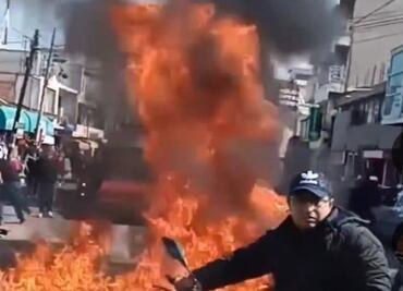 Queman motopatrulla tras muerte de joven en Tula