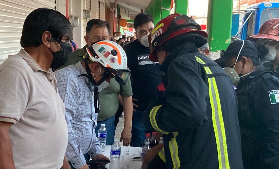 Logran controlar el incendio en zapatería Arther | Foto: Especial
