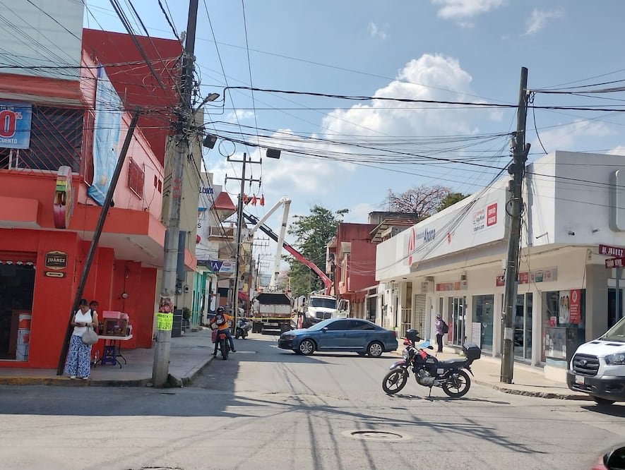 El apagón se extendió por varias horas y afectó el suministro eléctrico en distintas colonias | Foto: Francisco Bautista