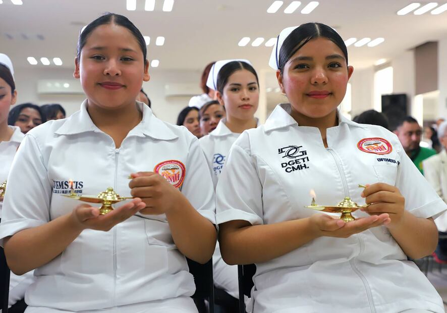 Egresan 18 estudiantes de Enfermería de la Casa de la Mujer Hidalguense | Foto: DIFH