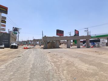 Se quejan por lentitud en la construcción del crucero a Acatlán