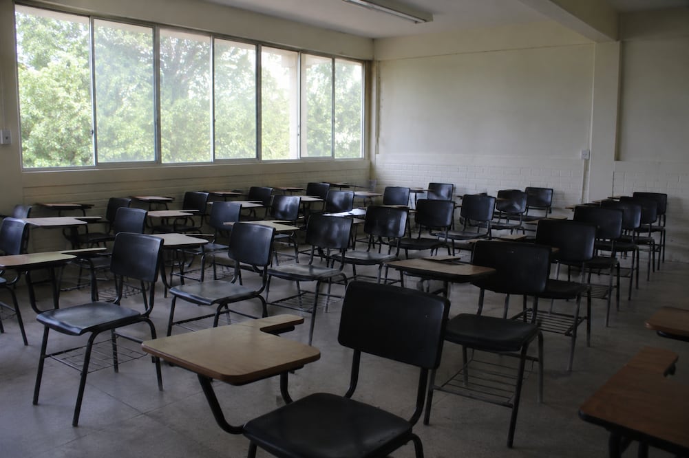 Para la Universidad Rosario Castellanos se analiza un predio en Tecozautla | Imagen generada con IA