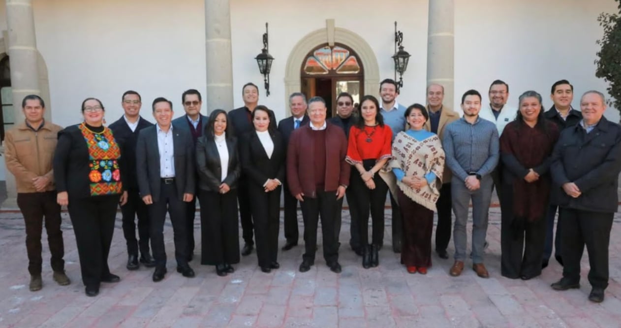 De acuerdo con el gobernador Julio Menchaca este retorno a la actividad de la administración pública le permitirá recibir las renuncias de los funcionarios públicos de primer nivel, quienes buscan un cargo de elección popular Foto: Especial