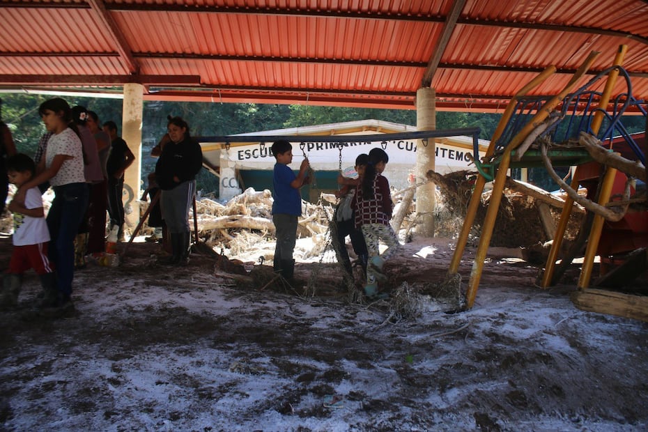 Las intensas lluvias ocasionaron daños significativos, particularmente en las vías carreteras que conectan con los municipios más afectados, imposibilitando el acceso I Foto: SEP Hidalgo