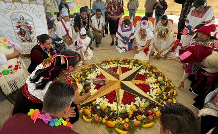 Tulancingo conmemora el Día Internacional de los Pueblos Indígenas con ofrenda ancestral y danzas tradicionales