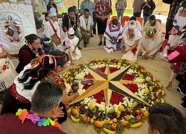 Tulancingo conmemora el Día Internacional de los Pueblos Indígenas con ofrenda ancestral y danzas tradicionales