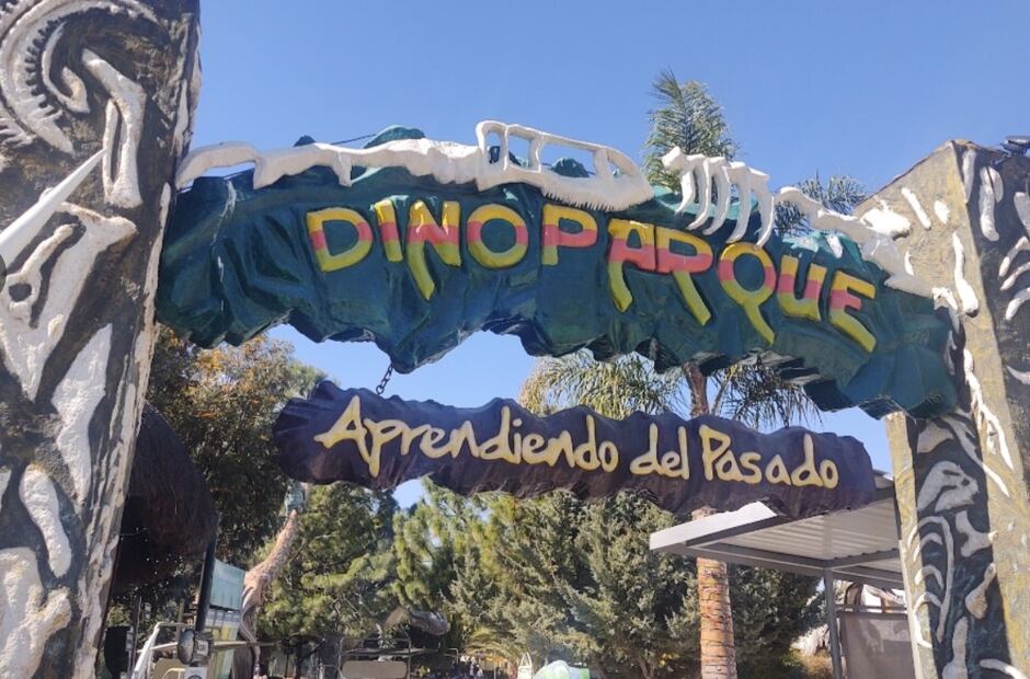 El Dinoparque se divide en diferentes zonas que representan los períodos que marcaron la existencia de los dinosaurios Foto: Google